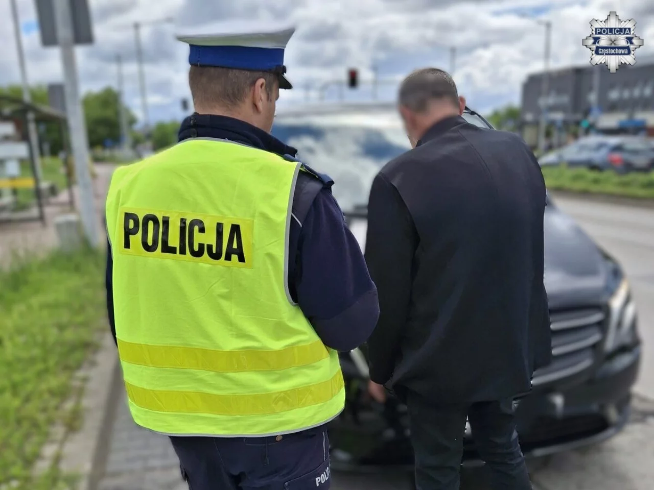 Pijany kierowca karawanu w Częstochowie - wiózł trumnę z ciałem i miał 2,5 promila / fot.: KPP Częstochowa