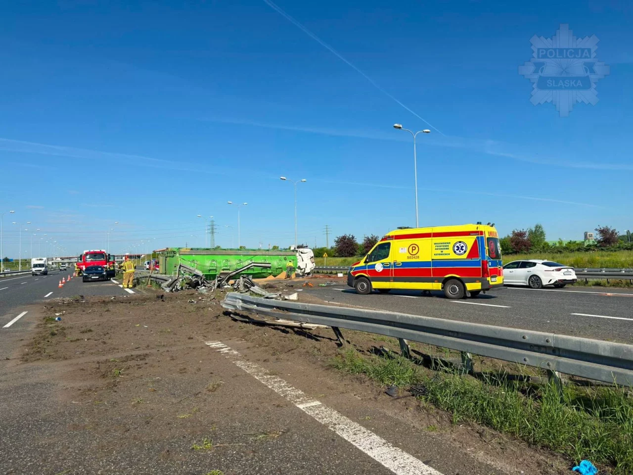 Zablokowana A4 w Gliwicach - przewrócił się samochód ciężarowy / fot.: KPP Śląsk